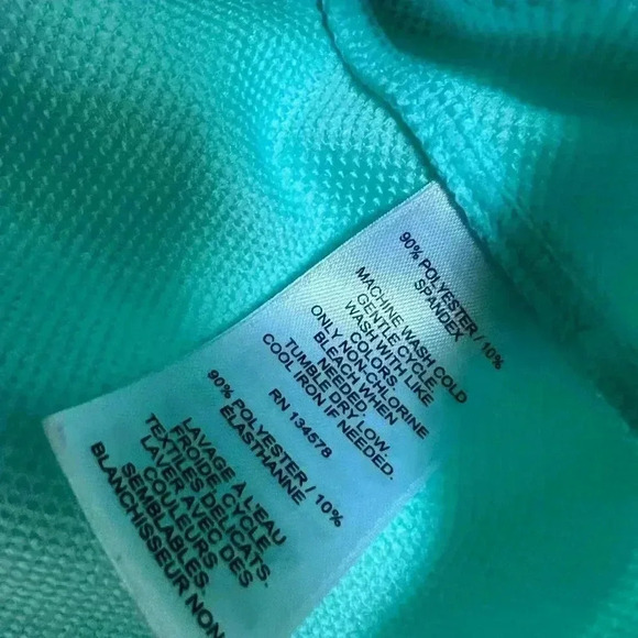 Vineyard Vines Performance Long Sleeve 1/4 Zip Pullover Size Small - Picture 4 of 6